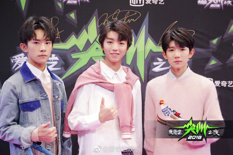 Thảm đỏ iQiYi: Dương Mịch cân cả dàn mỹ nhân Cbiz, bạn gái Trương Hàn nhan sắc ngày càng lên hương